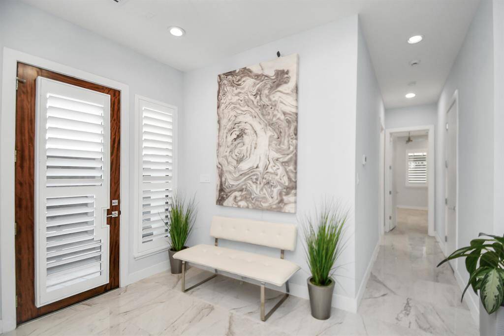 Foyer with smart switch