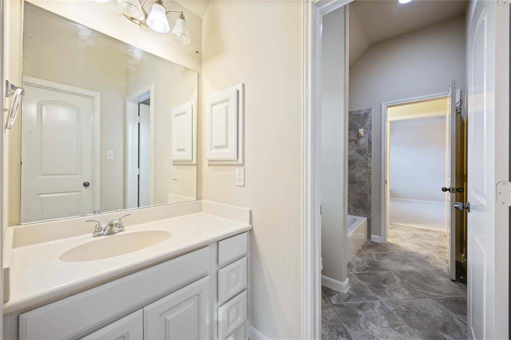 Hollywood bathroom