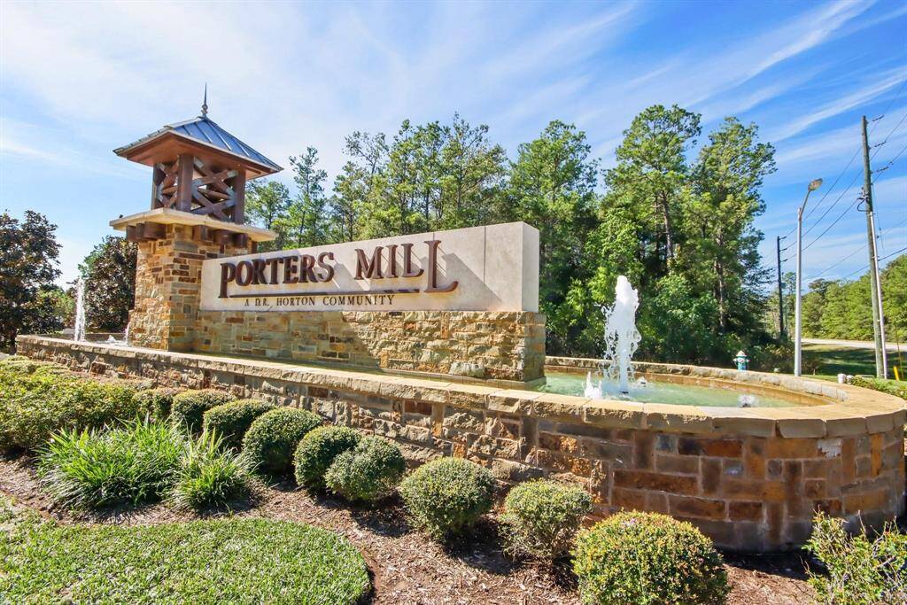 A grand stone entrance with a charming water feature welcomes residents and visitors to this inviting community.  Fabolous schools for all ages!