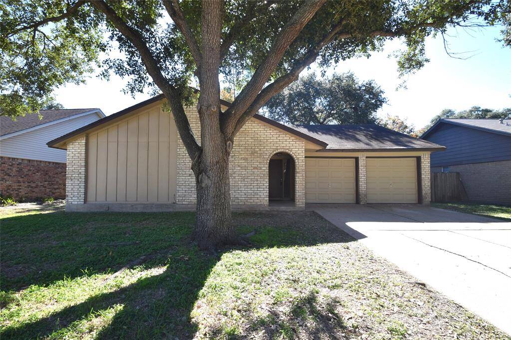 Front view of this lovely home located at 22415 Deville.