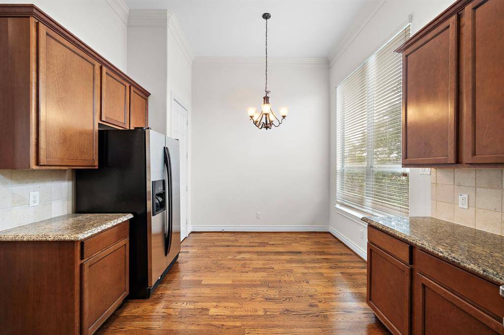 breakfast nook off of kitchen
