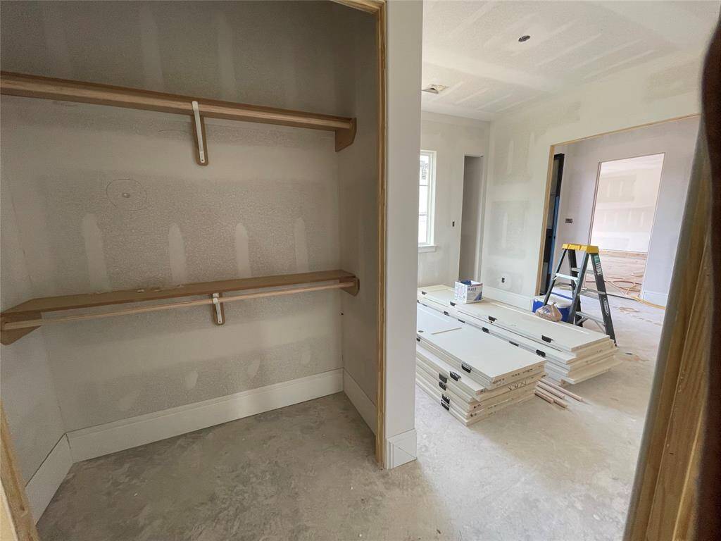 Closet in front bedroom
