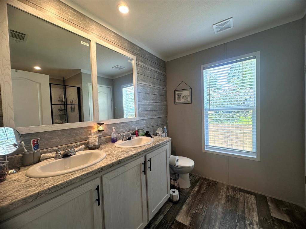 The primary bath has plenty of room as well!