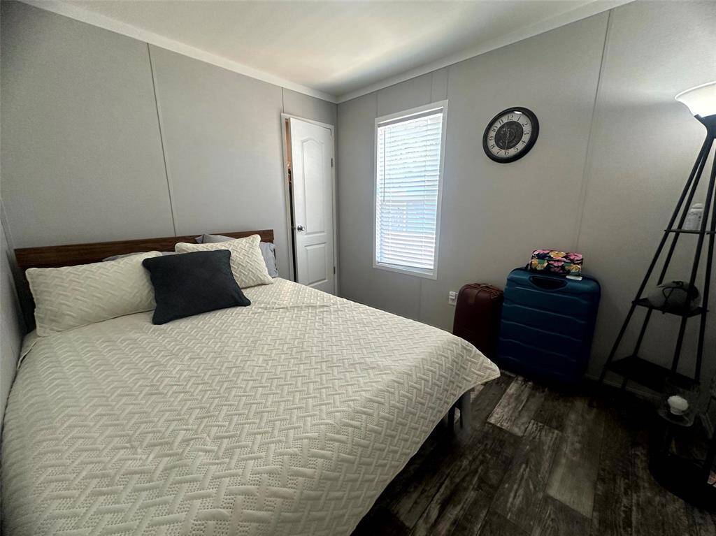 One of the secondary bedrooms!