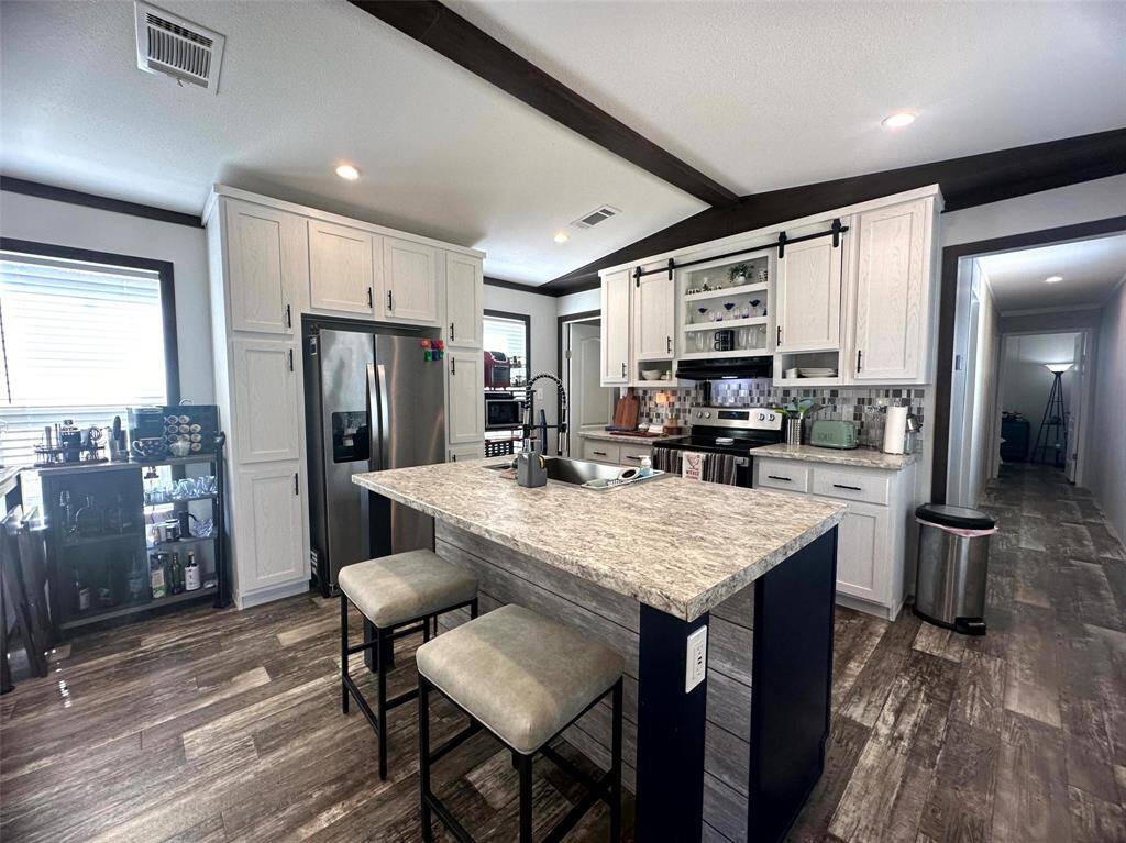 Light, bright and spacious!