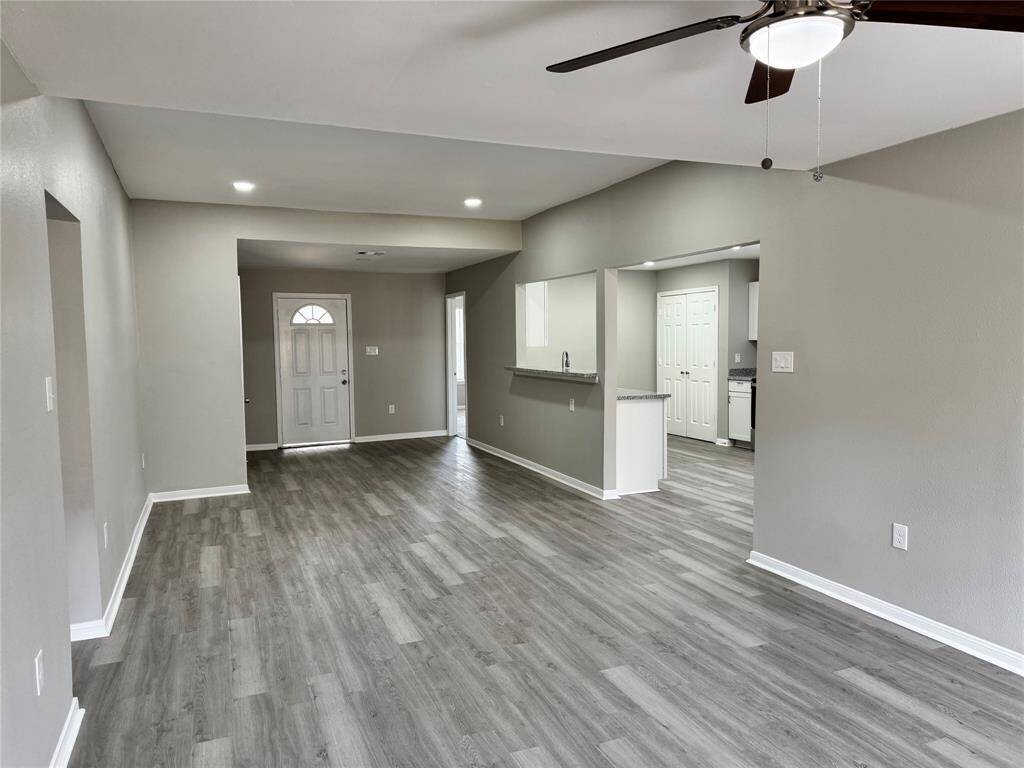 Living/Den Area