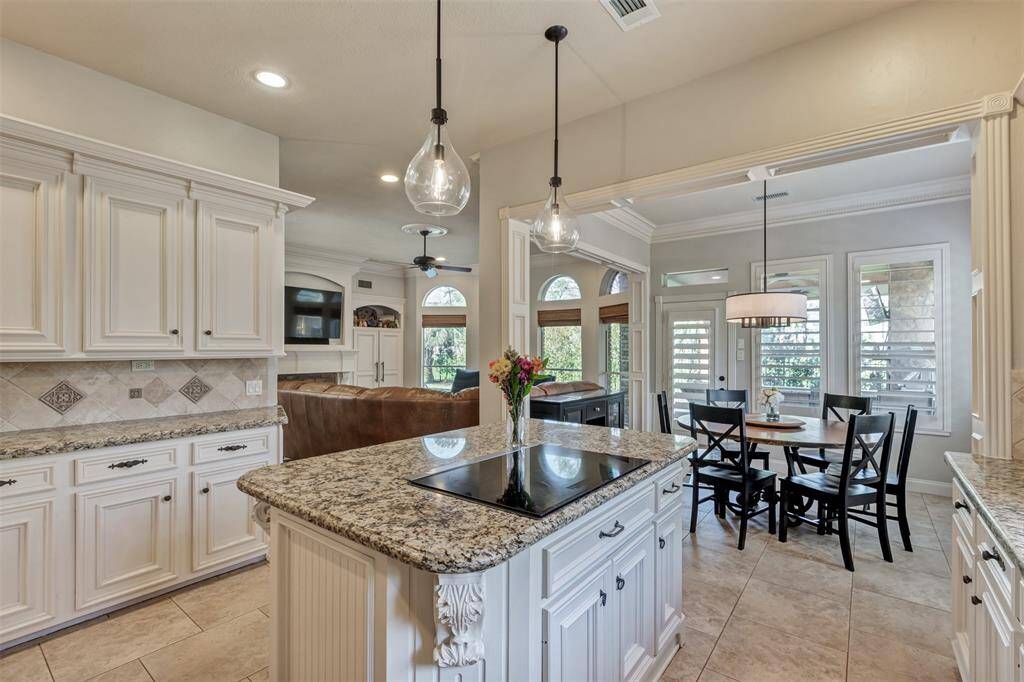 The chef in the family can enjoy conversation and TV viewing and be a part of the fun here!