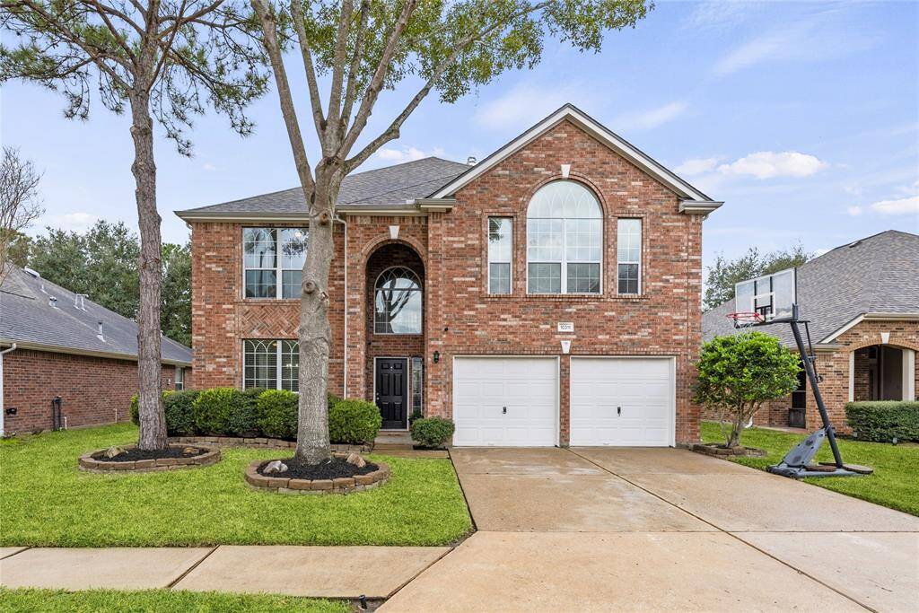 Welcome home to 10311 Sablebrook Lane!