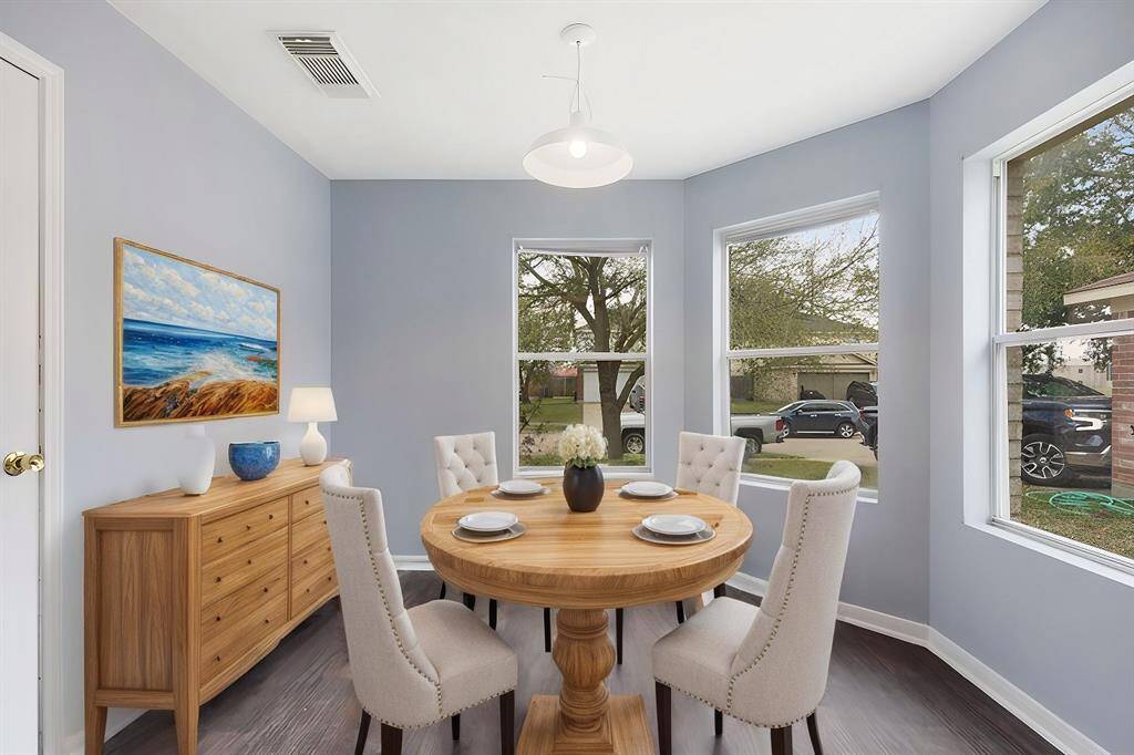 Bright Sun Room/ Breakfast Room