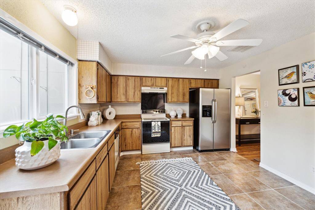 Another view of the kitchen