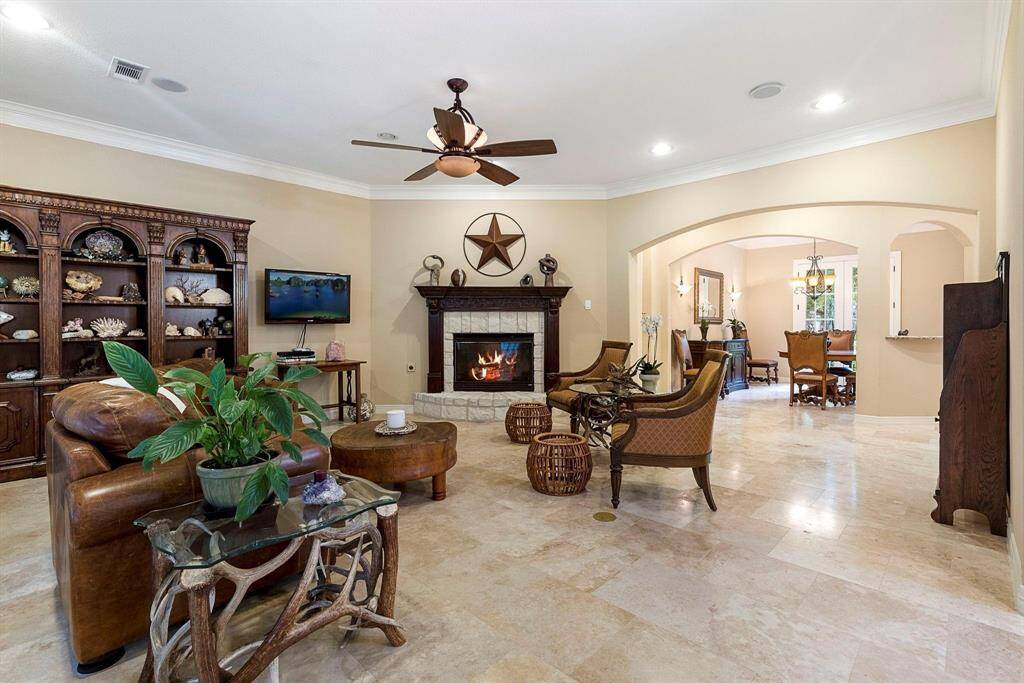 Another view of living area.