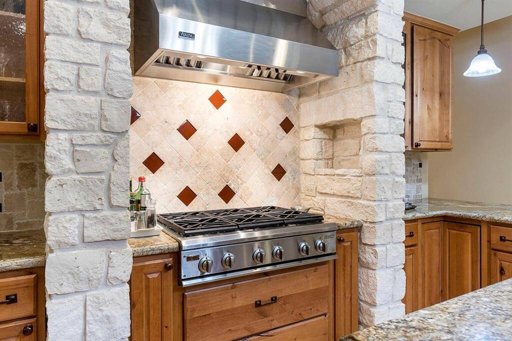 Gas cooktop .