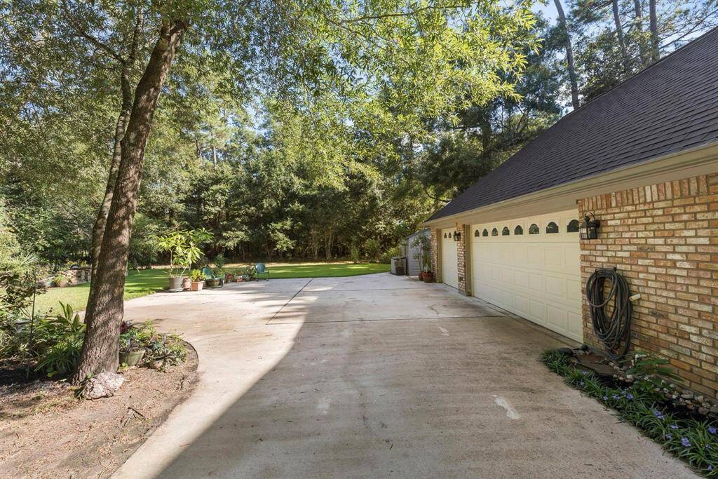 3 car garage.