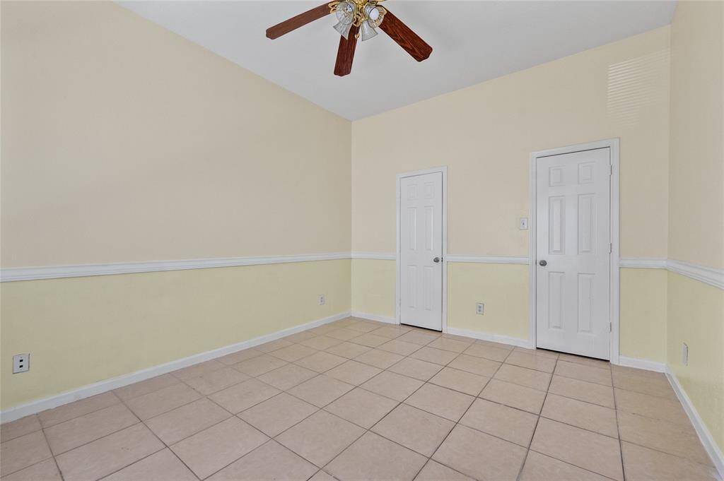 Decent size primary bedroom