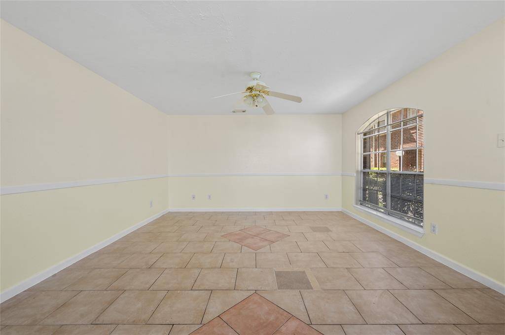 Plenty of space to feature your furnitures.