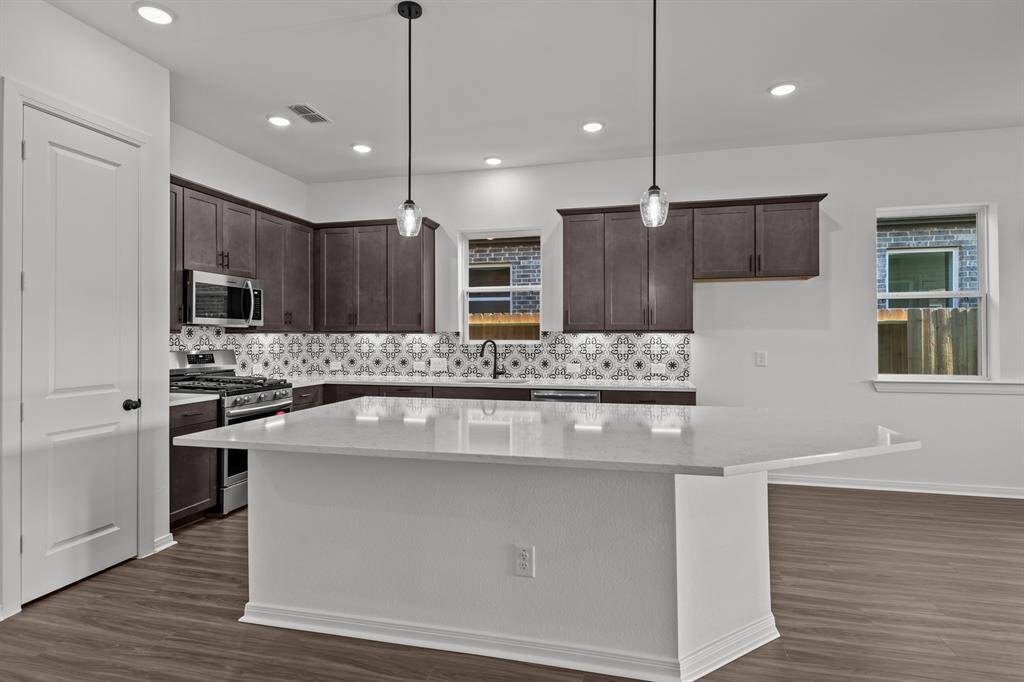 REPRESENTATIVE PHOTO - Photo does not represent actual home options and selection. Ask Sales consultant for specific selections.