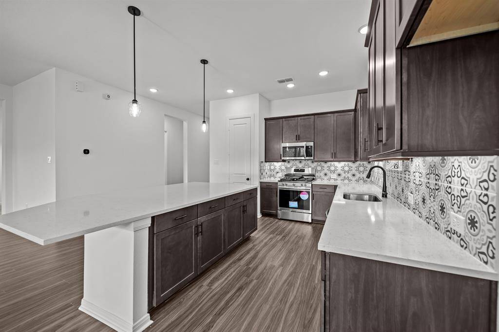 REPRESENTATIVE PHOTO - Photo does not represent actual home options and selection. Ask Sales consultant for specific selections.