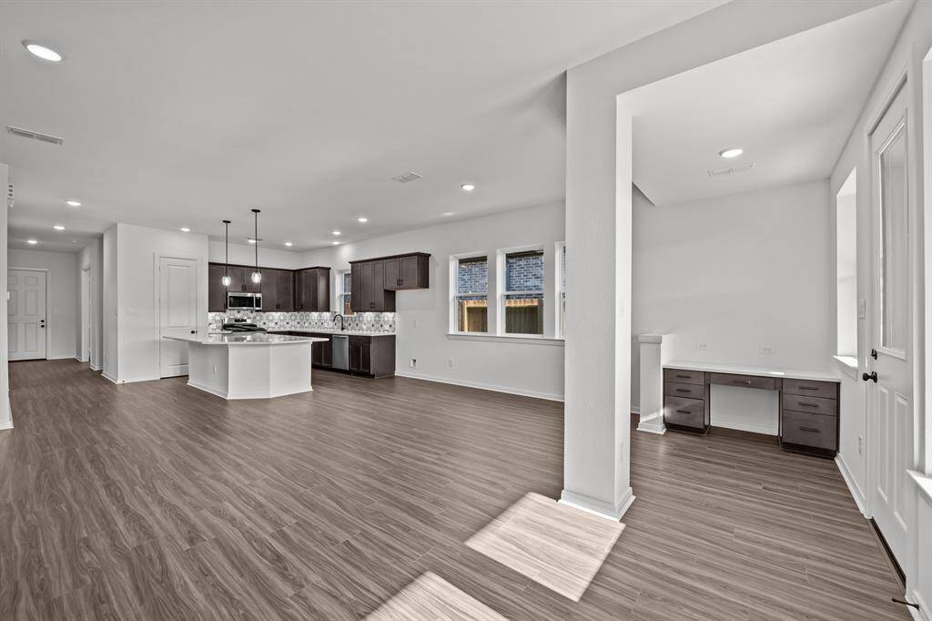 REPRESENTATIVE PHOTO - Photo does not represent actual home options and selection. Ask Sales consultant for specific selections.
