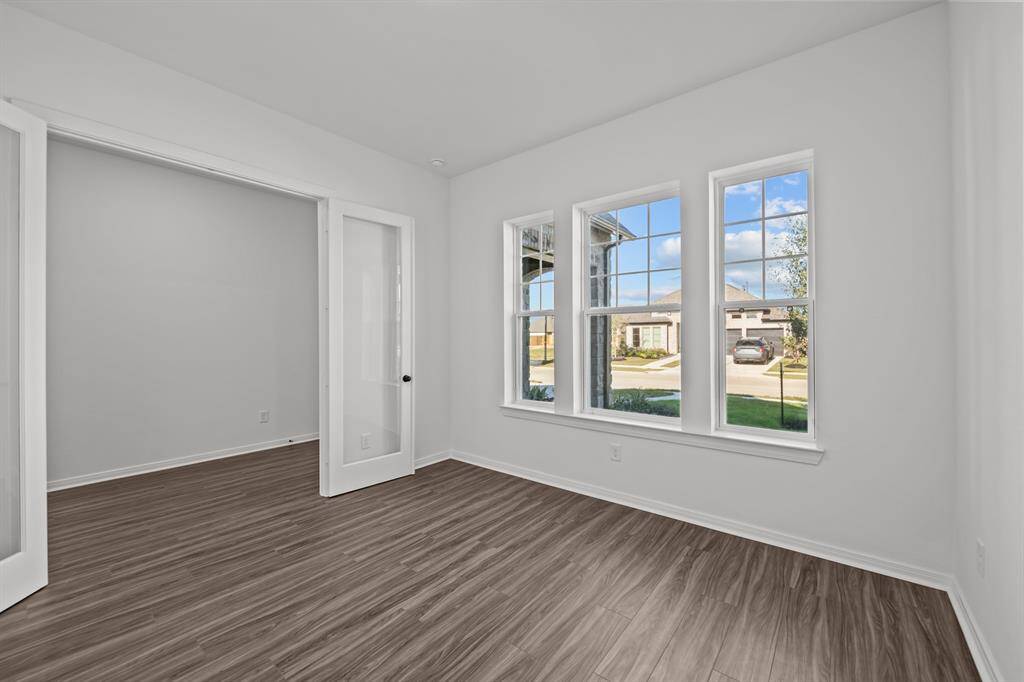 REPRESENTATIVE PHOTO - Photo does not represent actual home options and selection. Ask Sales consultant for specific selections.