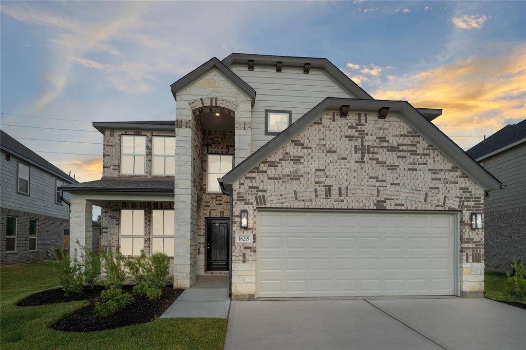 Welcome home to 18219 Windy Knoll Way located in Grand Oaks and zoned to Cypress-Fairbanks ISD.