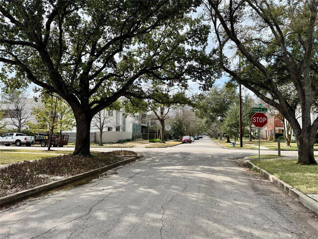 Lovely neighbors and mature landscaping surround this home. Located on a beautiful street in the highly sought-out neighborhood of Southampton.