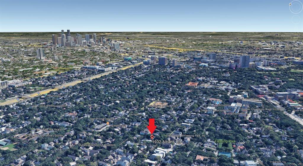 Just blocks away from Rice University, Zoo, and not far from the medical center.