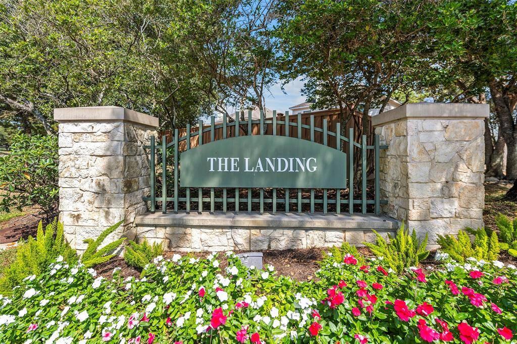 This home is located in the section of the Landing in Fairfield which boasts pretty entrances for all their residents!