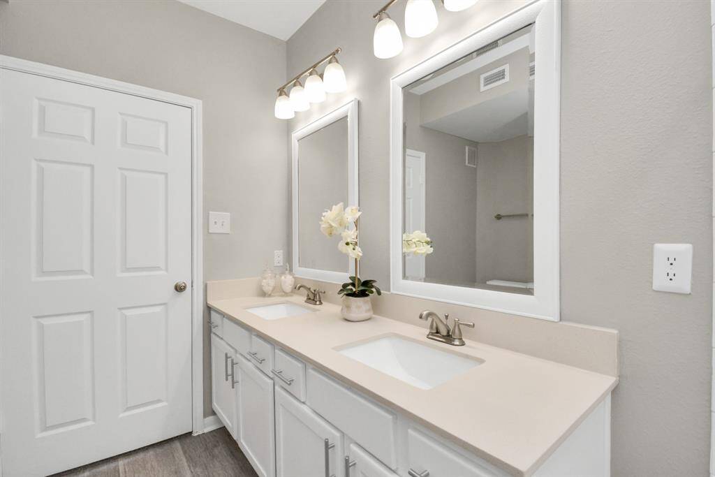Photos displayed may be of similar apartments or floor plans featuring the same finishes.