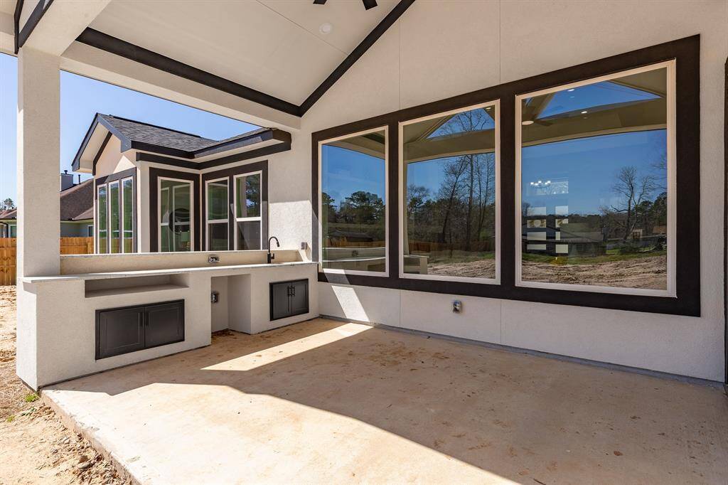 Outdoor Kitchen