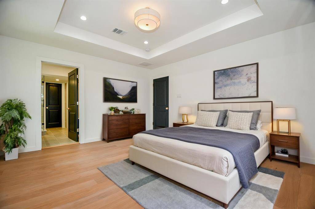 No matter which way your bed faces this is a lovely getaway.