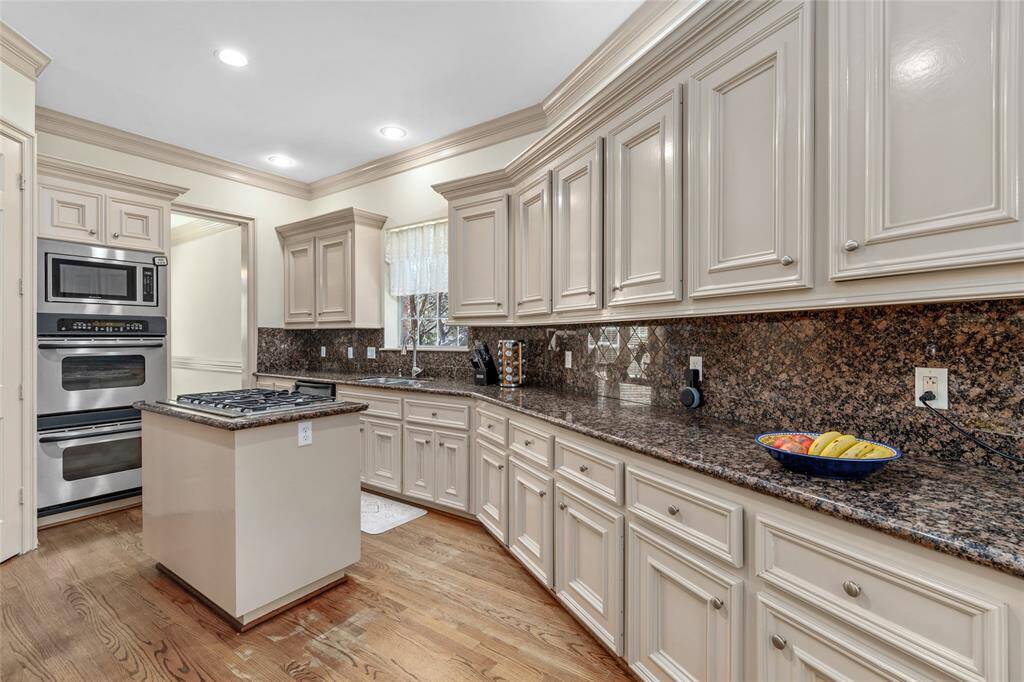 Another angle.  To the left of the ovens is the walk-in pantry.