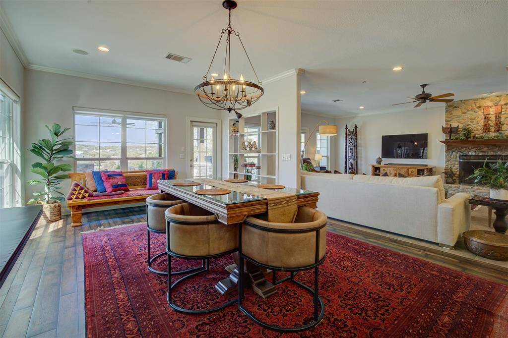 Main dining room with plenty of space for entertaining.