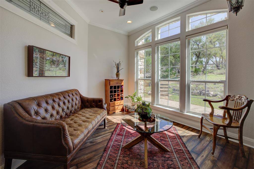 Welcoming space with a cozy seating area. Perfect for enjoying a morning cup of coffee.