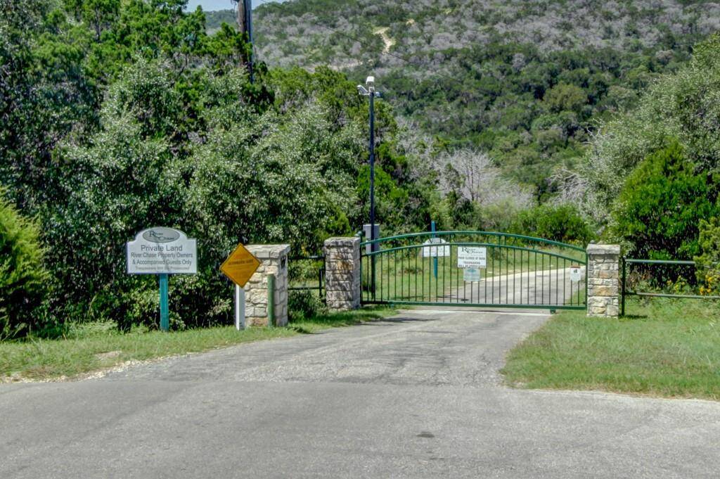 Entrance to River Chase Subdivision's Private 58-Acrea Guadalupe River Park.