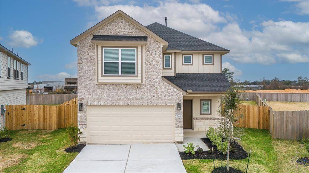 Additional aerial view to showcase the ample side yard space.