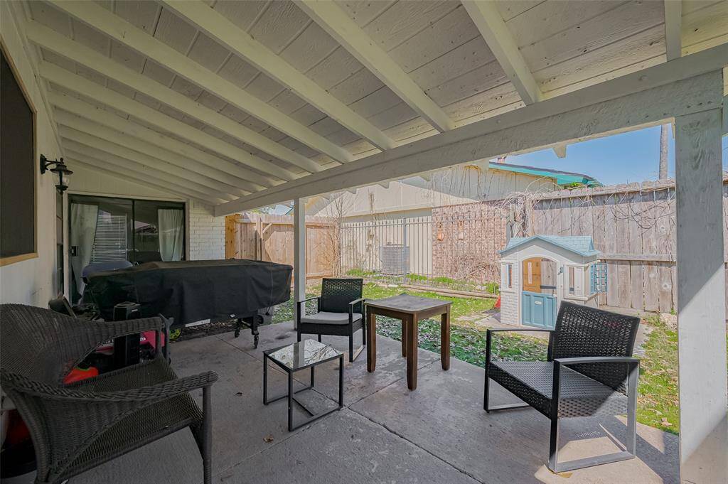 Large covered patio is a great place for entertaining!