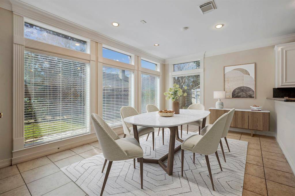 Breakfast Area - virtually staged