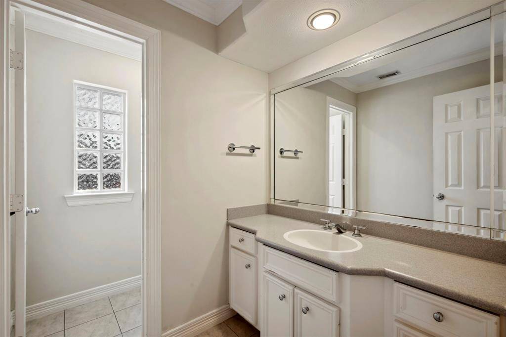 Powder Room ground floor