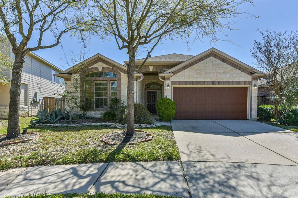 Charming single-story home with 3 bedrooms, 2 baths, and a 2-car garage in the desirable Spring area. Ideal for comfortable living.