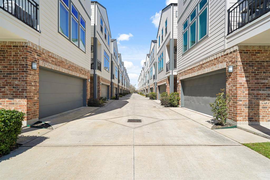 Enjoy a lock & leave lifestyle in the gated community of Donovan Courtyard.