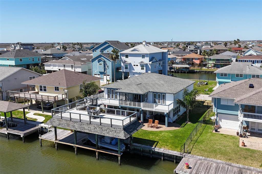 East facing home on a lot and a half near the end of the canal.
