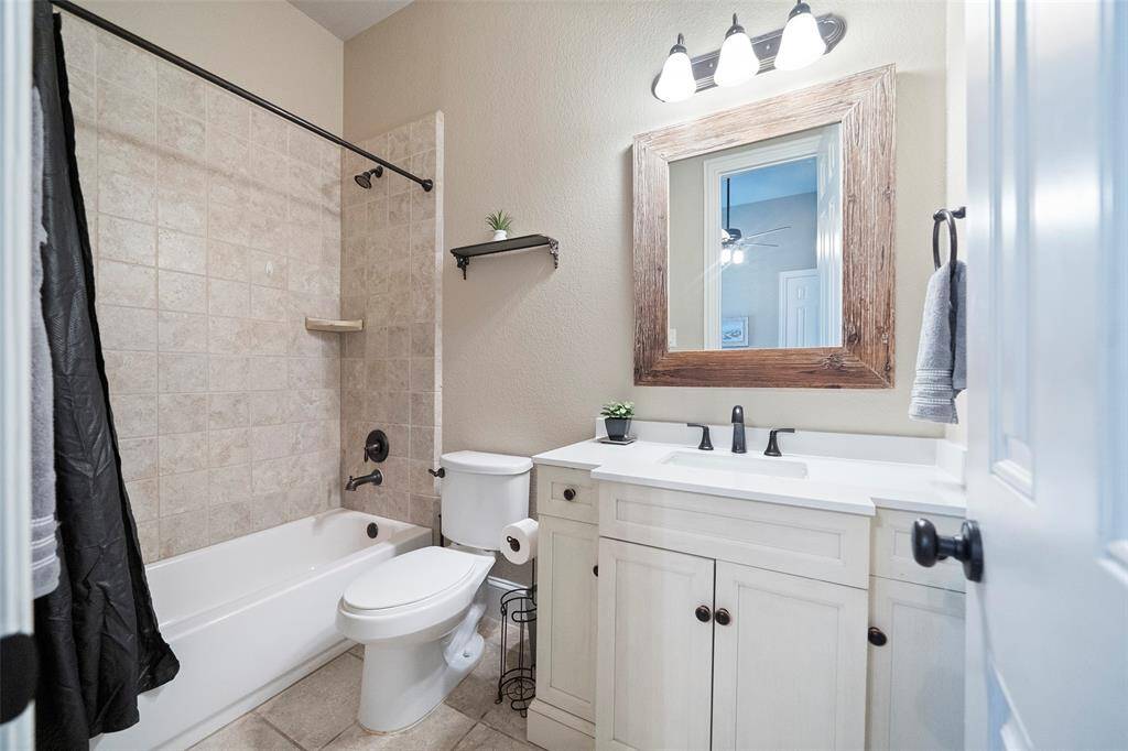 Ensuite bathroom for this bedroom