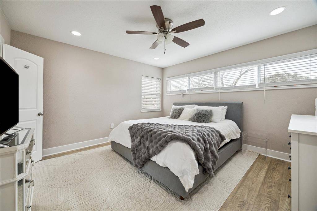 The primary suite has an ensuite bathroom and walk-in closet.