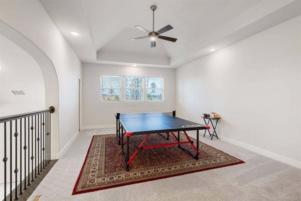 Upstairs game room can by used for so many things (study room, playroom, living area.