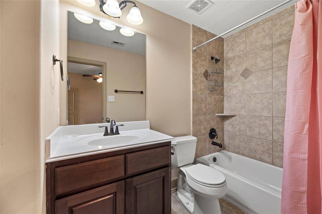 Private full en-suite bath for each upstairs bedroom ensure privacy and comfort for everyone.