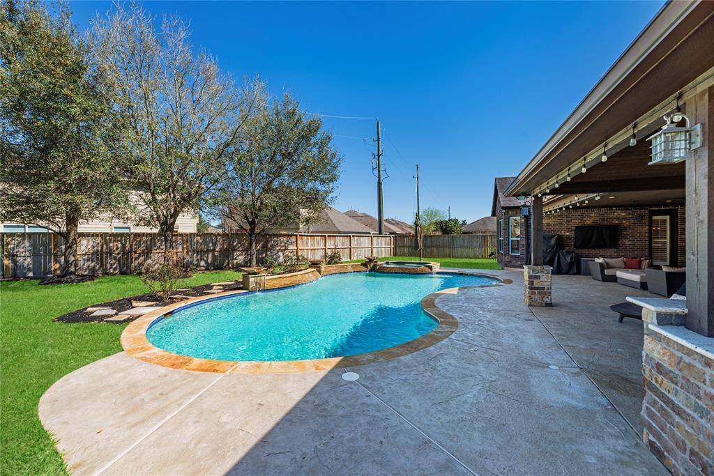 Swim, play, visit and relax in this serene environment. Life is better poolside.