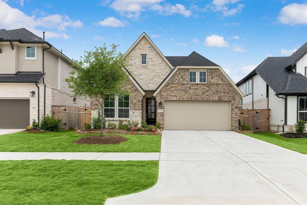 Plenty of parking space with a long driveway