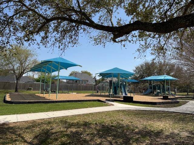 Located close to this great home is the newly renovated Stonebridge Park that has something for everyone to enjoy.
