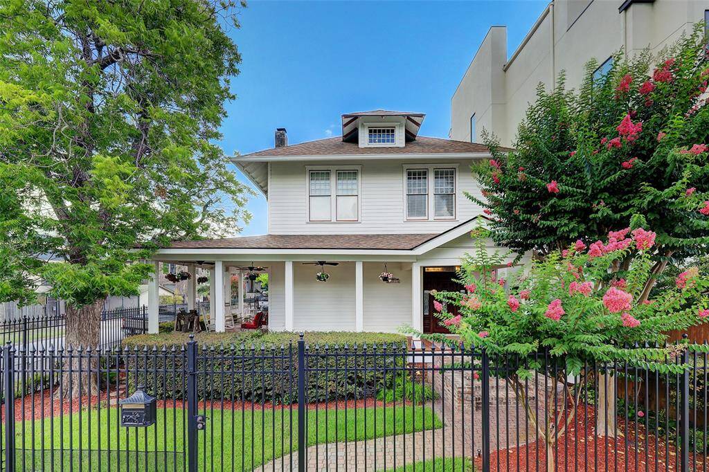 601 Willard! Situated on the corner of Willard and Hopkins Streets in the heart of Montrose.