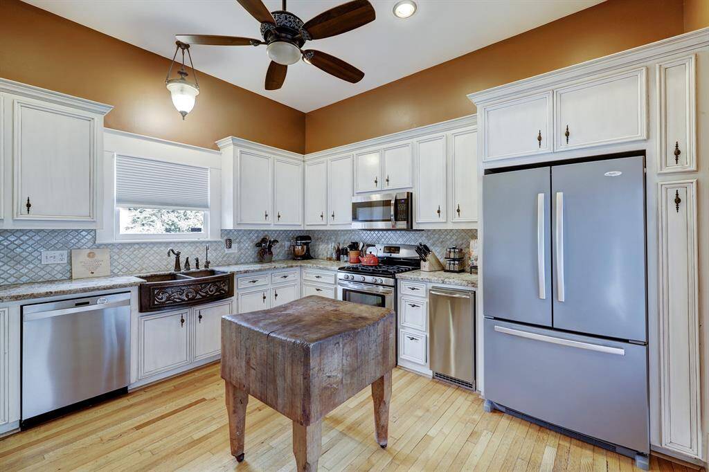 Spacious Kitchen with stainless steel appliances